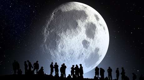 El viernes que jamás olvidará: La Luna de la Nieve viene acompañada por el 'cometa azul'