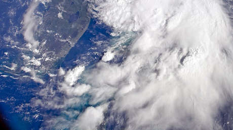 FOTO: Una imagen hipnotizante de nubes penetradas por olas de gravedad