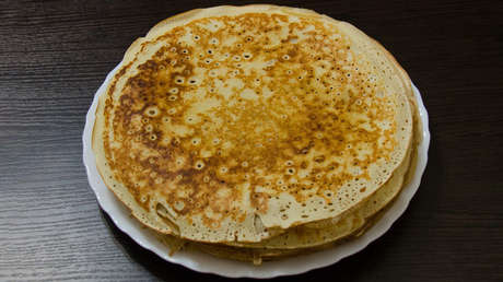 Ver para creer: Un chino vuela con un festín de panqueques de su mamá en su equipaje de mano (FOTOS)