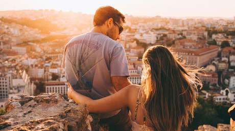 Una británica altera imágenes de Facebook durante cuatro años para simular que tiene novio