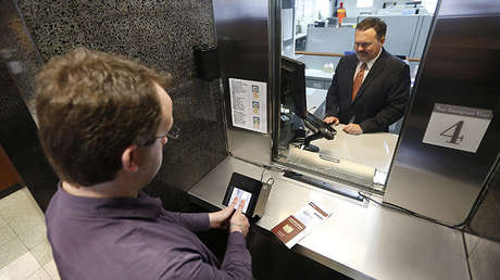 Proponen exigir contraseñas de redes sociales a solicitantes del visado de EE.UU.