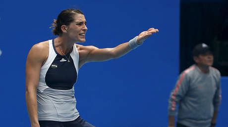 VIDEO: Momento en que el himno nazi suena en un partido de tenis femenino en Hawái