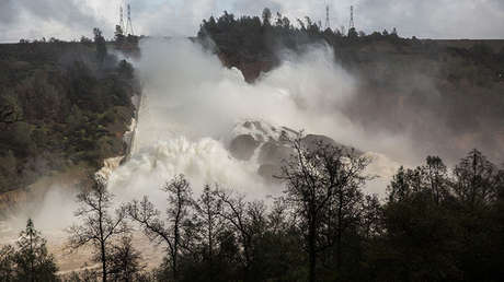 Video: Ordenan la evacuación de áreas cercanas a la presa de Oroville en California