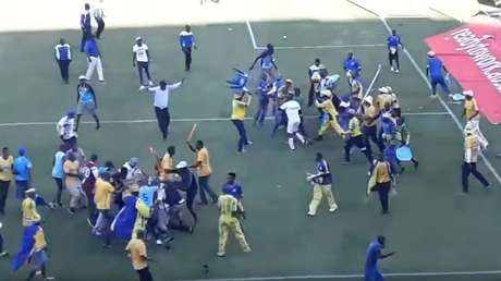 Perdían por 6 a 0 y los hinchas invadieron el campo