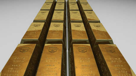 Un pasajero indio trata de pasar por la aduana con un kilo de oro en su recto