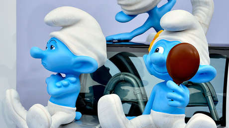 Polémica: Pedagoga, criticada por enseñar en Uruguay qué es el comunismo a través de 'Los Pitufos'