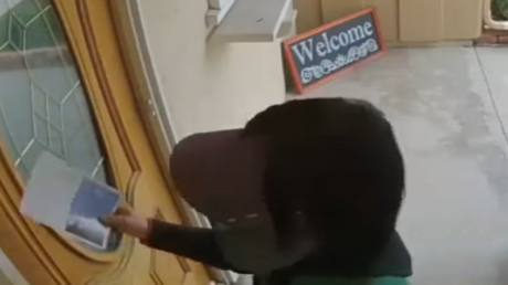 '¡No queremos publicidad!': Un perro da a una mujer el susto de su vida