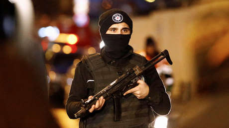 Hombres armados en motocicletas abren fuego contra una cafetería en Estambul