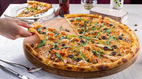 El presidente de Islandia 'declara la guerra' a la pizza con piña e Internet no se lo perdona