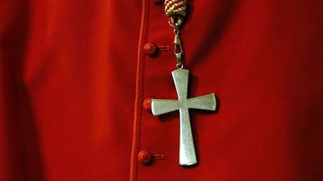 Un pastor cristiano grabó videos abusando durante años de una adolescente mexicana y sigue libre