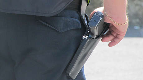 VIDEO: Un policía de EE.UU. fuera de servicio detiene a un joven latino de 13 años y dispara su arma