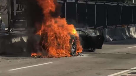 Un Lamborghini Gallardo arde en mitad de Miami
