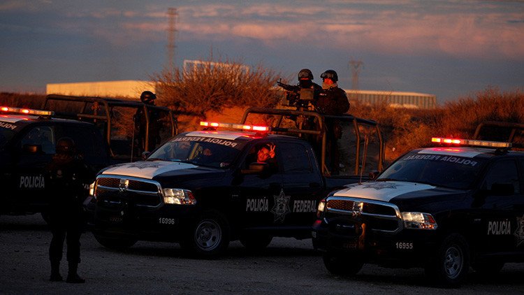 Hallan 11 cadáveres con signos de tortura en una furgoneta en Veracruz (FUERTE FOTO)