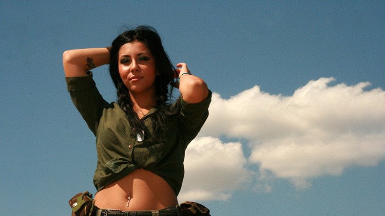 Marines de EE.UU. suben fotos de compañeras desnudas a una página secreta de Facebook