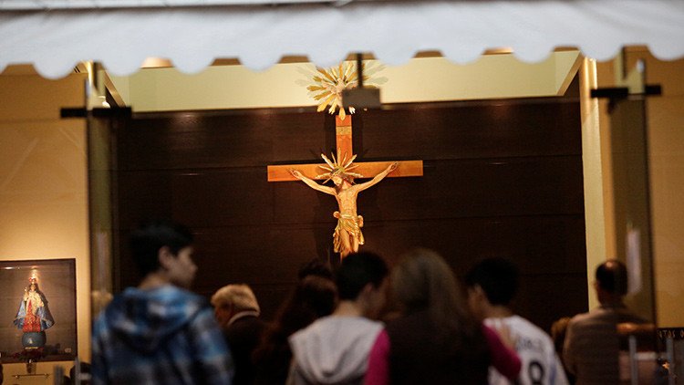 Revelan la causa de la próxima extinción de los ateos 