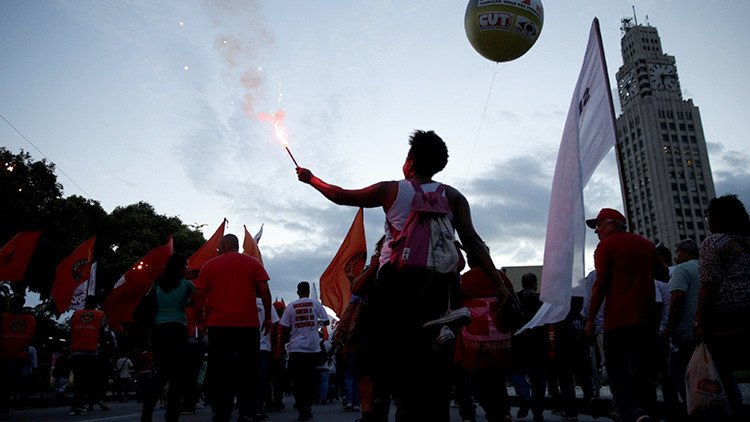 Termina en disturbios la huelga contra las medidas de ajuste en Brasil (VIDEO)