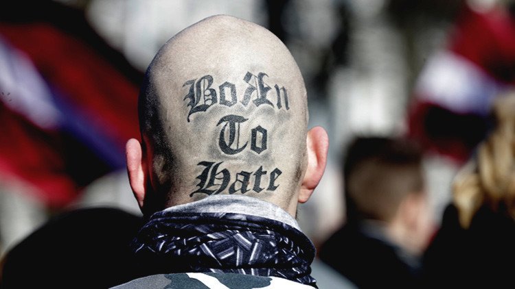 A Hitler le encantaría: Escalofriantes marchas nazis se exhiben en Europa