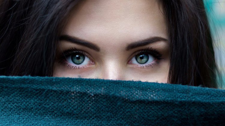 Una mujer china asombra al mundo por sus ojos inusuales (FOTO)