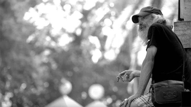 "No me van a reconocer, te lo aseguro": así se convirtió un vagabundo en un galán a la moda  (VIDEO)