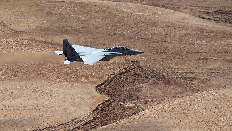 Israel amenaza con destruir los sistemas antiaéreos de Siria