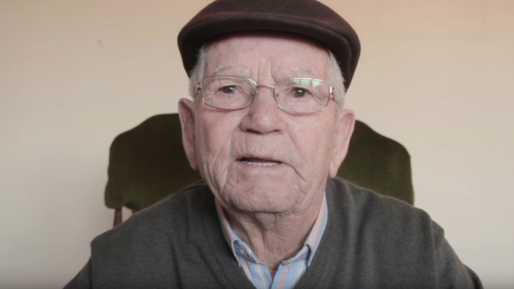 Este anciano te hará reflexionar sobre la vida en un minuto