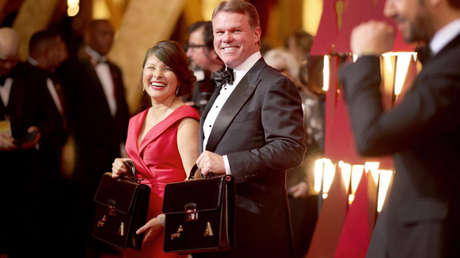 Este es el hombre que causó el histórico error en los Oscar