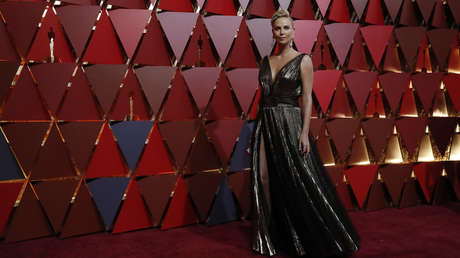 'El Oscar a la mejor censura': TV iraní difumina el vestido de Charlize Theron en la gala