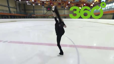 En primera fila: así ensaya la campeona rusa de patinaje artístico en 360°