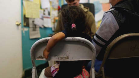 EE.UU. podría separar a madres e hijos detenidos por entrar de manera ilegal  desde México