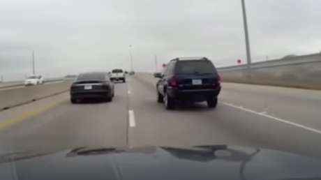 Esto es lo que pasa si confías a ciegas en el sistema Autopilot de Tesla