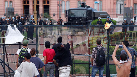 Periodista argentino pide "la vuelta de Videla" para que "torture" a los que protestan