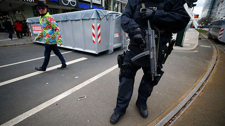 Alemania: Un hombre armado con un machete ataca a los transeúntes en Dusseldorf