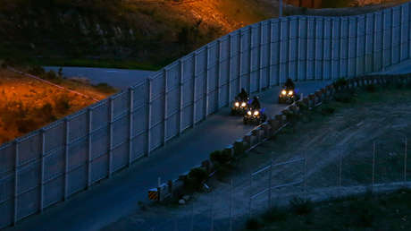 La 'pelea' por el muro: Más de 500 empresas ya compiten por el proyecto de Trump