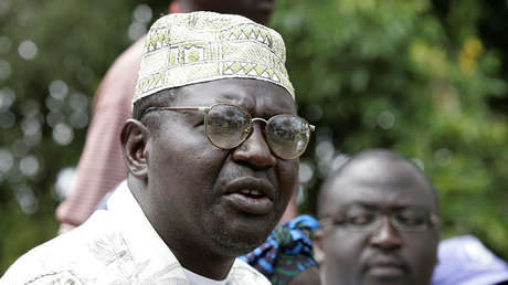 El hermanastro de Obama publica la supuesta acta de nacimiento del expresidente