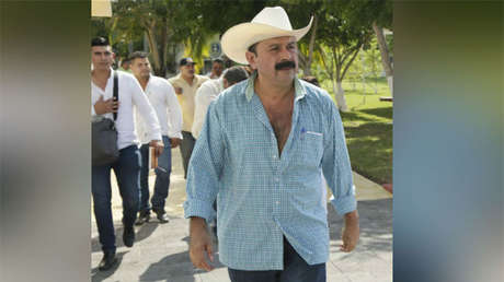 Video: El alcalde que robó "poquito" nombra los tres libros que inspiraron su vida… y que no existen