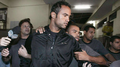 Escándalo en Brasil: Un equipo de fútbol ficha a un guardameta que asesinó a su pareja