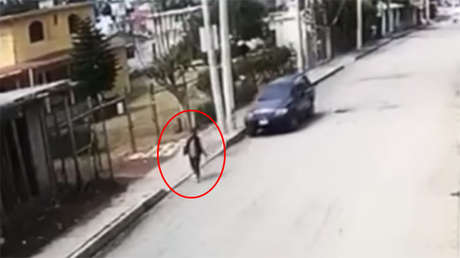 México: El calvario de una mujer para encontrar hospital después de ser atropellada (FUERTE VIDEO)