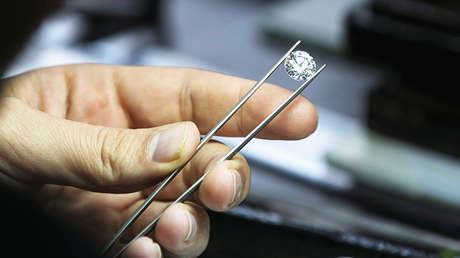 Encuentran en Sierra Leona un gigantesco diamante (FOTO)