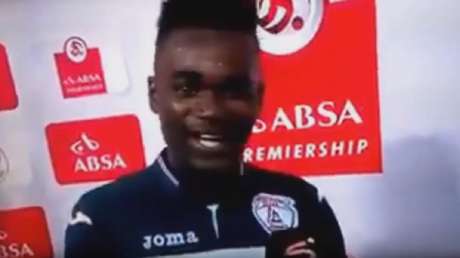 Un futbolista recoge un premio y la euforia le hace decir esto