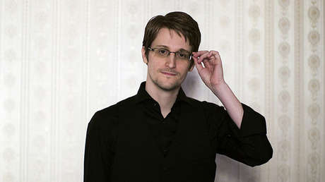 "Dejen de infringir la maldita ley": Snowden carga contra el FBI y la NSA