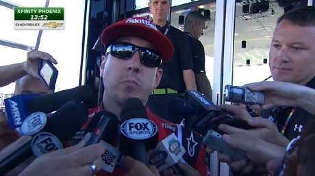 Un piloto de carreras encuentra un modo original de eludir preguntas incómodas de los periodistas