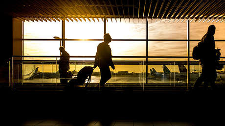 Latinoamericanos abandonan España para volver a sus países