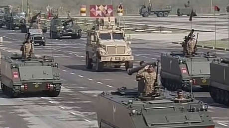 VIDEO: Pakistán expone armas con capacidad nuclear en su desfile militar 