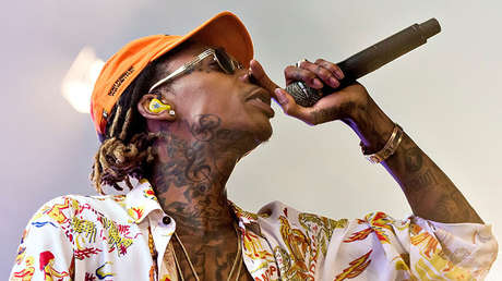 Polémica en Colombia: un famoso rapero estadounidense visita la tumba de Pablo Escobar (FOTO)