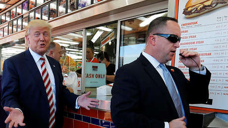 Casa Blanca: "A Trump lo relacionan con Rusia incluso cuando se echa aliño ruso a la ensalada"