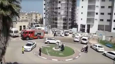 Decapita a su esposa, quema el cuerpo y le arrestan mientras andaba con la cabeza en la mano