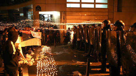 "La Policía francesa viene a un domicilio, fuerza la puerta y aprieta el gatillo"