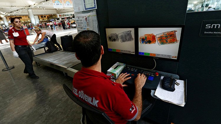 Los terroristas buscan el modo de burlar los controles de los aeropuertos con portátiles-bomba