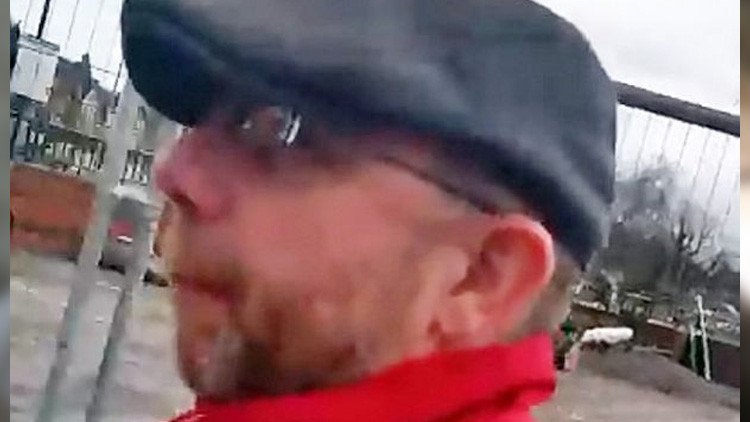 Un pedófilo recibe una amarga sorpresa al llegar a su cita con una adolescente de 14 años (VIDEO)