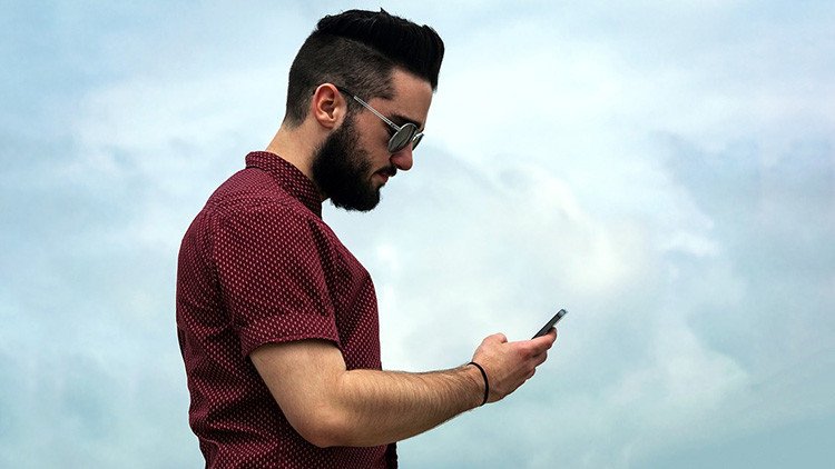 Científicos revelan si hay relación entre el uso del móvil y el cáncer